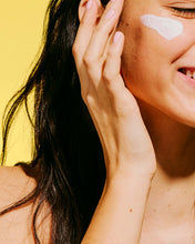 Load image into Gallery viewer, SPF 50+ Face Sunscreen Serum