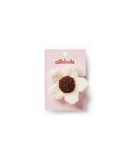 Load image into Gallery viewer, Teddy Daisy Claw
